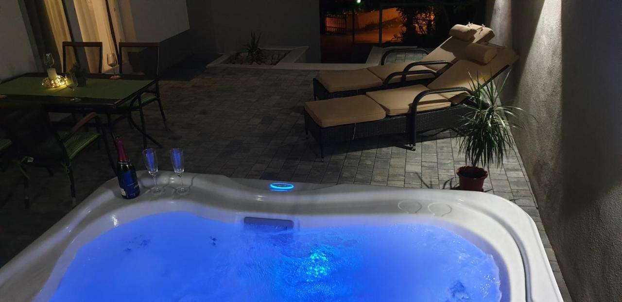 Apartman Malu Makarska Ngoại thất bức ảnh